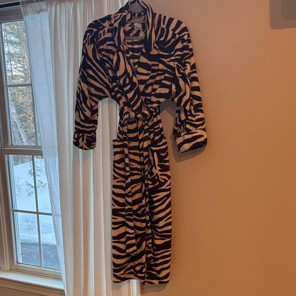 Zebra Print Women's Robe - Picture 2 of 7